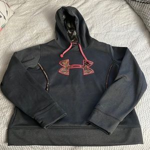 Woman’s Under Armour Grey/Camo with Pink outline. Size Large